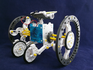 OWI Solar Wheel-bot - right rear view