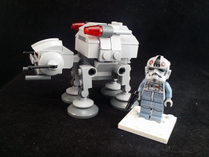 Lego Star Wars Microfighters AT-AT & Minifigure
